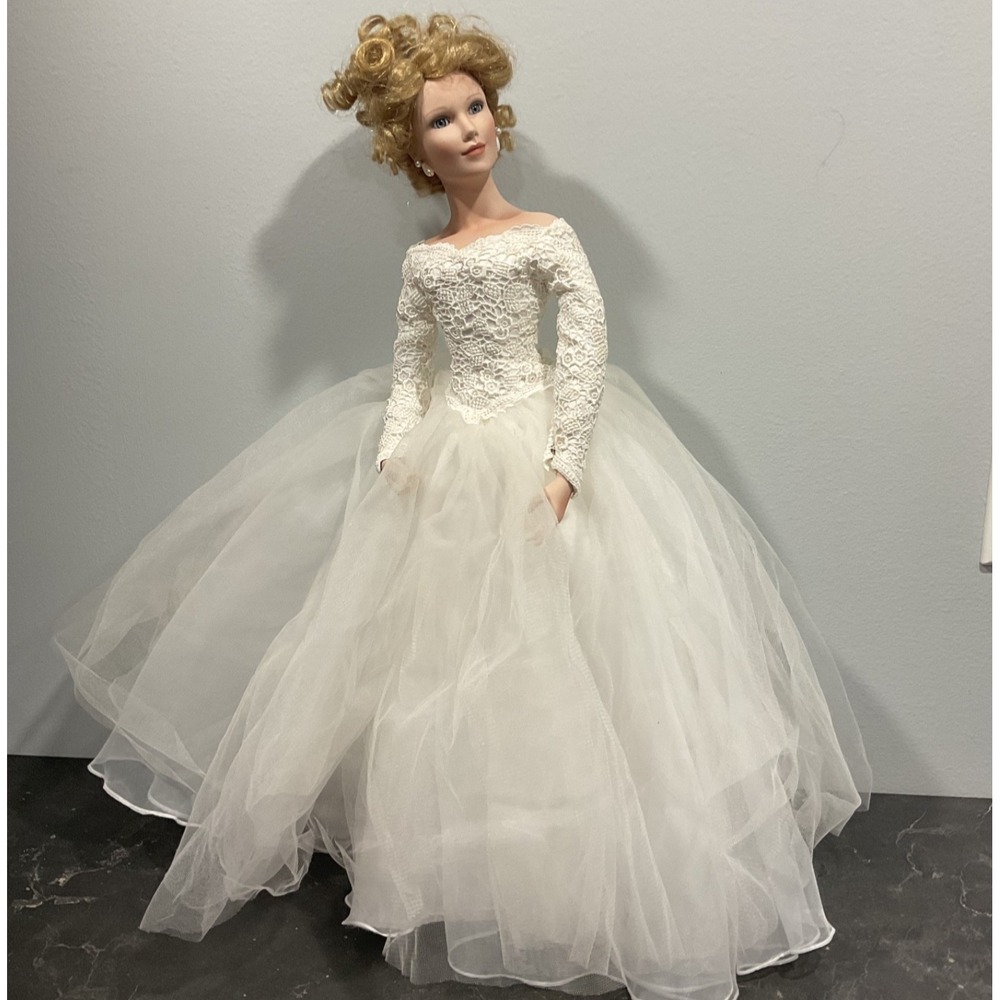 Ashton-Drake Galleries 1997 "Spring Promise" She Walks In Beauty 20" Doll 93742